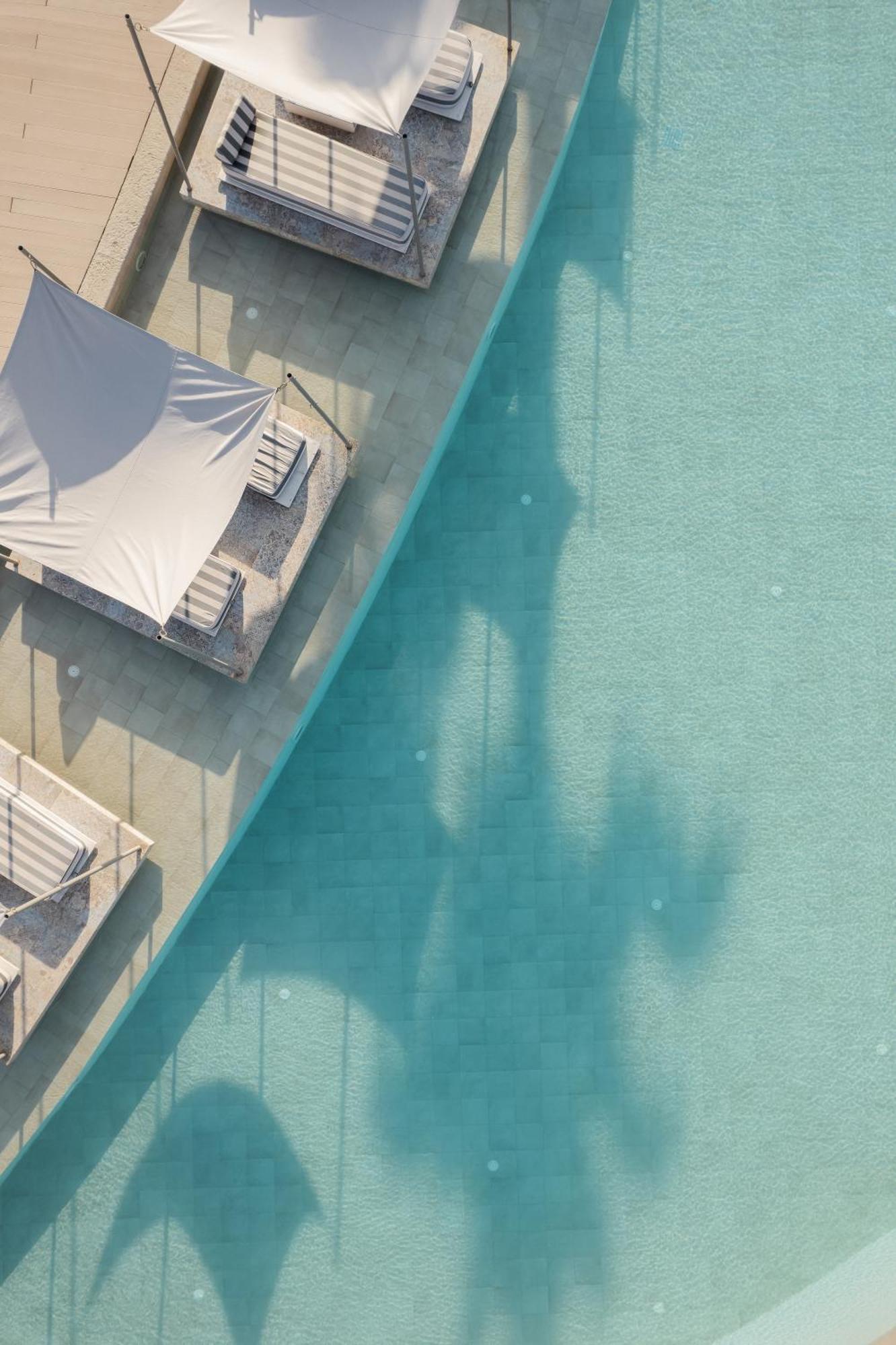Blue Carpet Luxury Suites Pefkochori Exterior photo