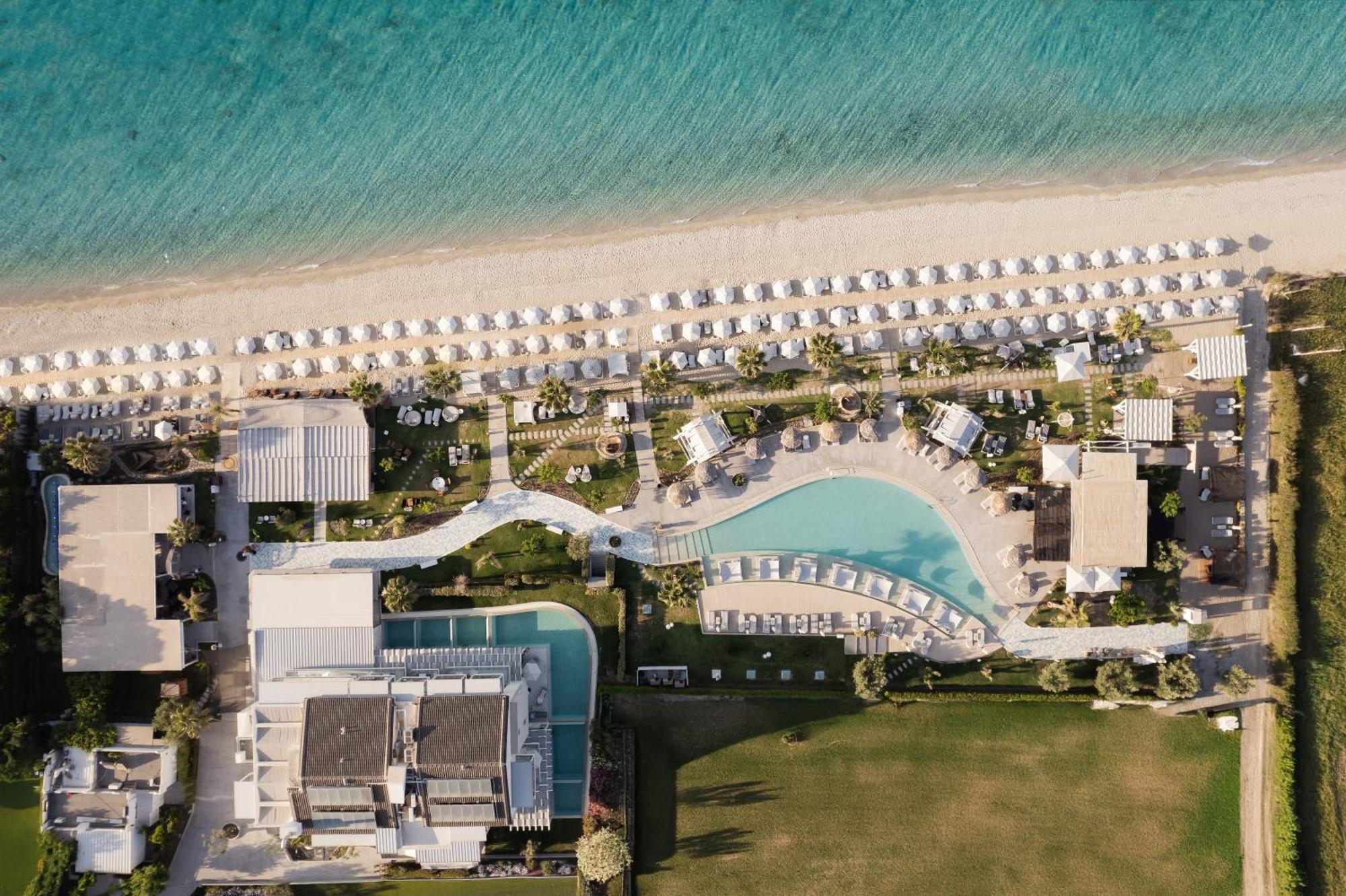 Blue Carpet Luxury Suites Pefkochori Exterior photo