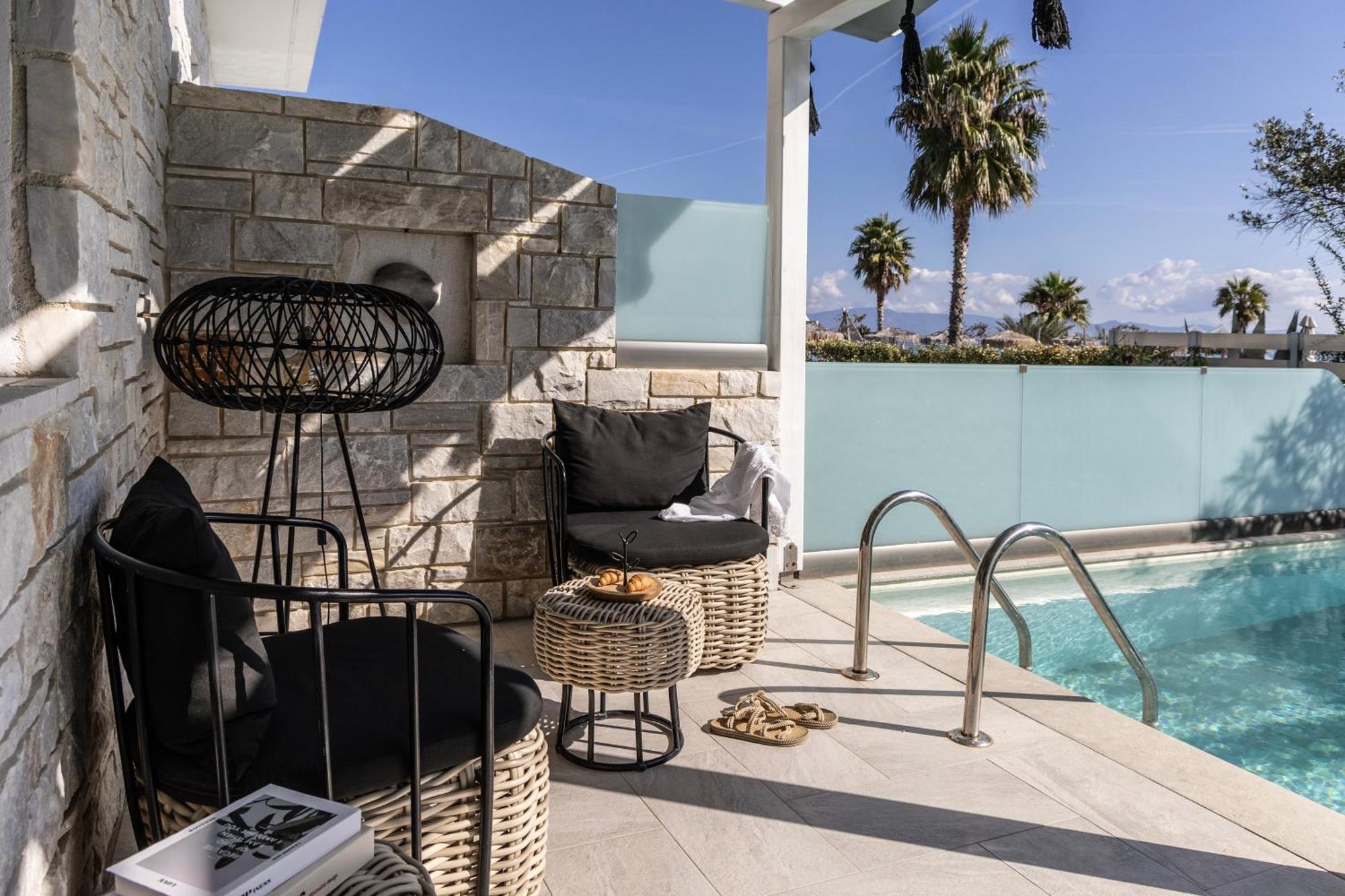Blue Carpet Luxury Suites Pefkochori Exterior photo