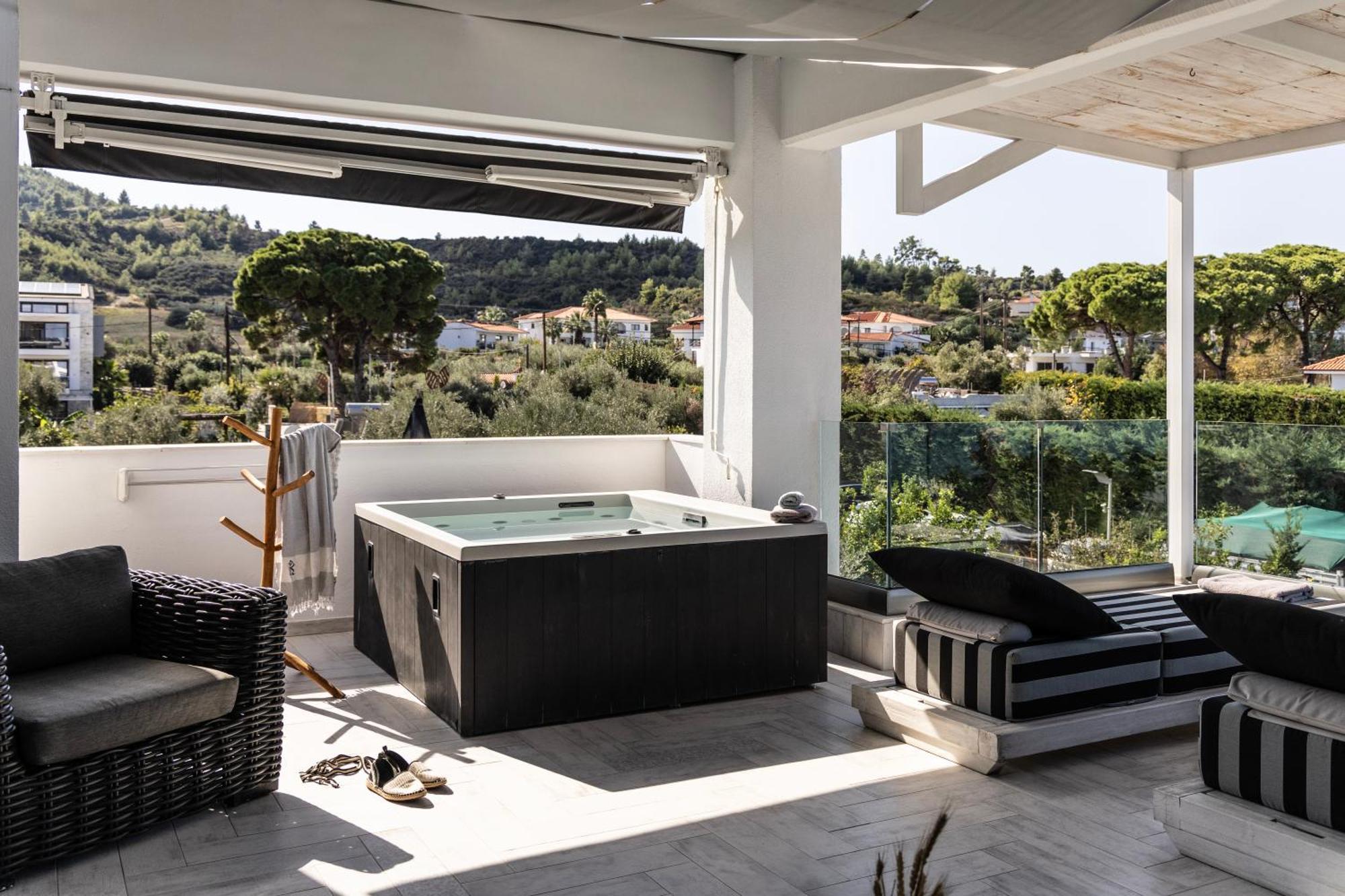 Blue Carpet Luxury Suites Pefkochori Exterior photo