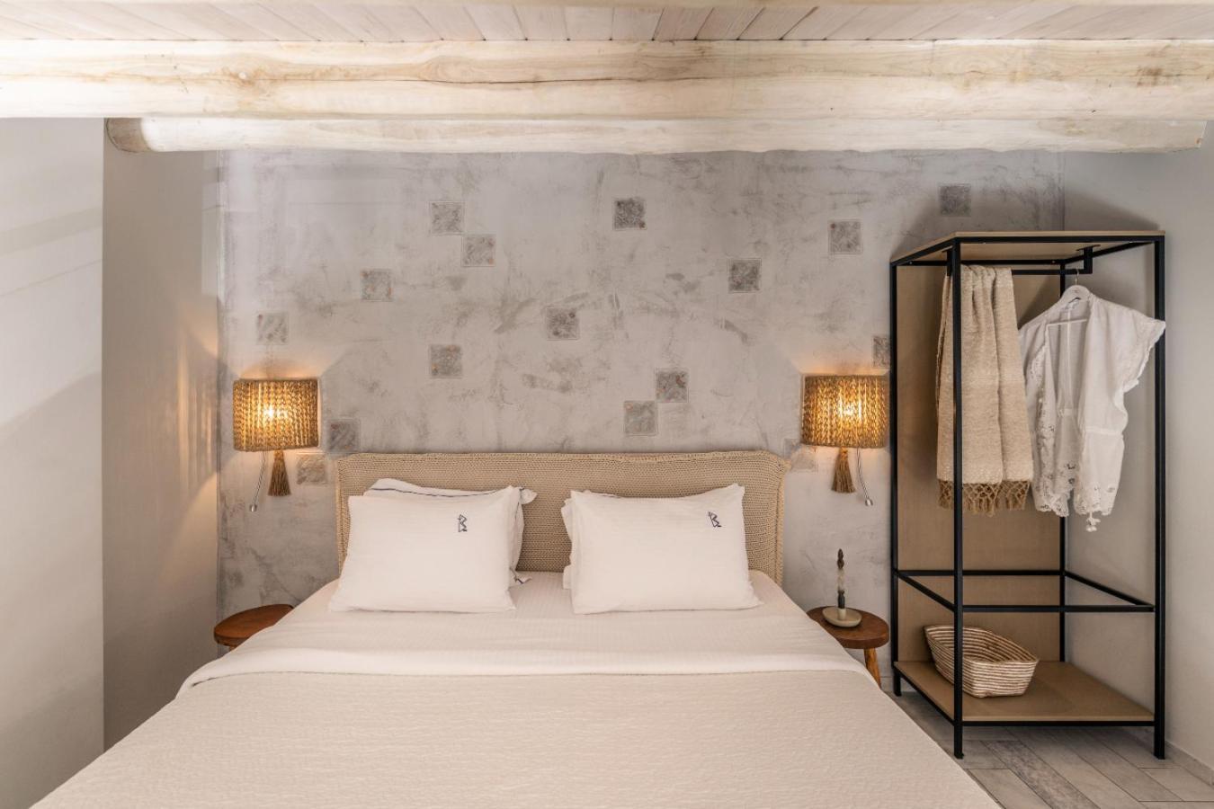 Blue Carpet Luxury Suites Pefkochori Exterior photo