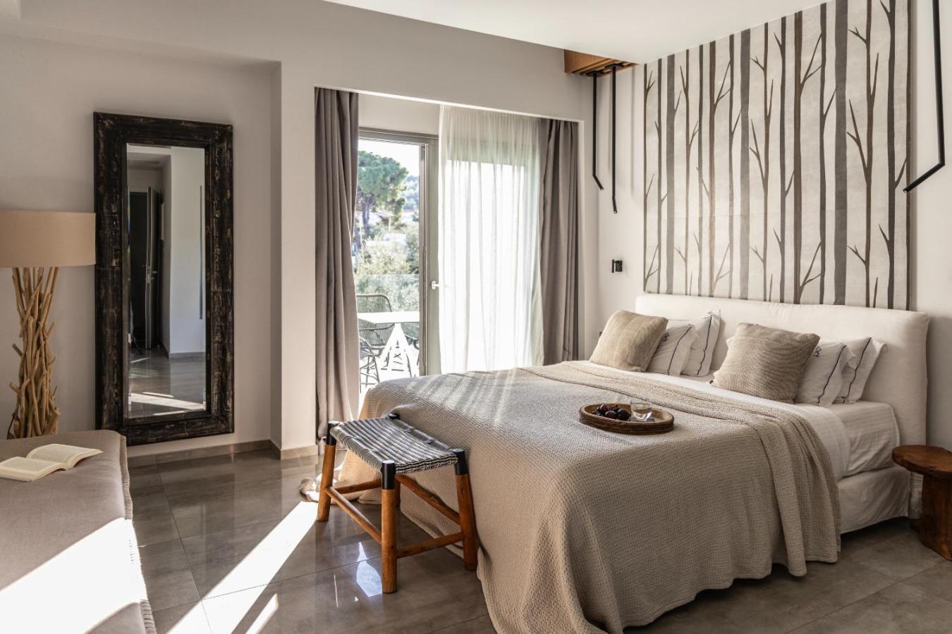 Blue Carpet Luxury Suites Pefkochori Exterior photo