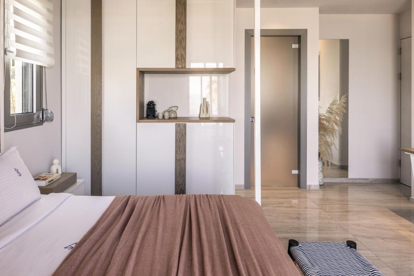 Blue Carpet Luxury Suites Pefkochori Exterior photo